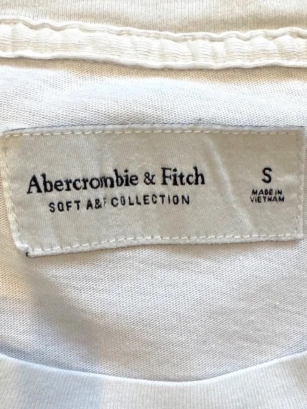 ABERCROMBIE & FITCH Men’s 4 T-Shirt Bundle Short Sleeve Logo Graphic - Picture 13 of 14